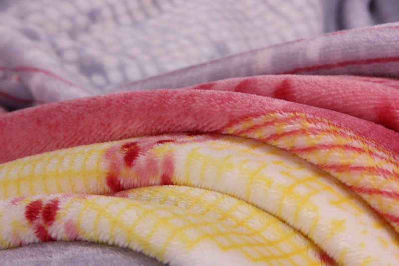 DaDa Bedding Seashore Sunny Yellow Lavender Floral Flannel Mink Fleece Throw Blanket (XY9901) - DaDa Bedding Collection